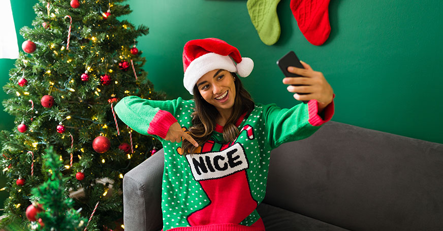 selfie met foute kersttrui aan